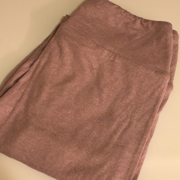 LuLaRoe Pants - NWOT never worn solid lavender leggings